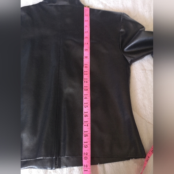 Faux leather jacket. Size S - Picture 10 of 13